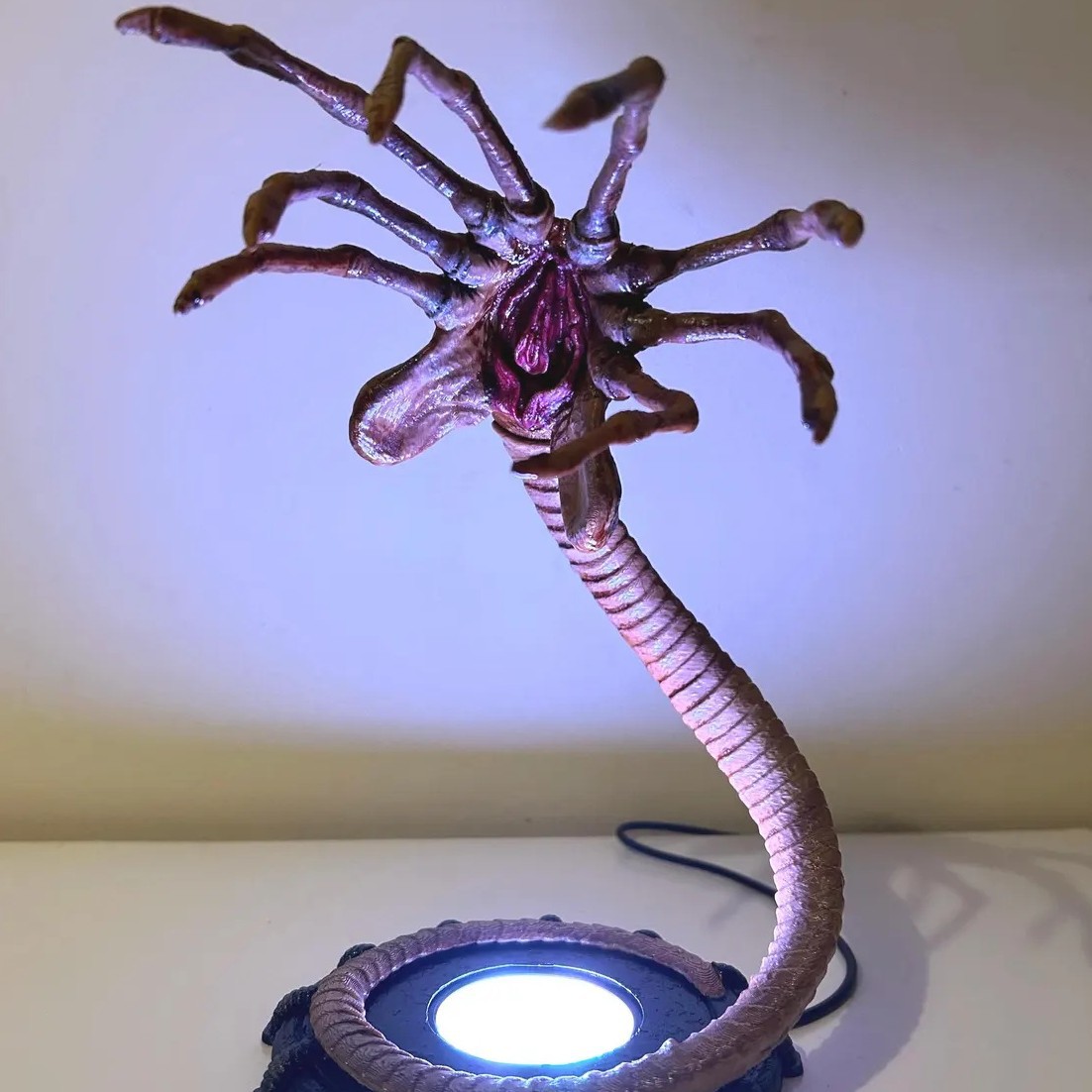 Alien Facehugger Lamp Nightlig - Home Decor Inspo ulasan dan harga